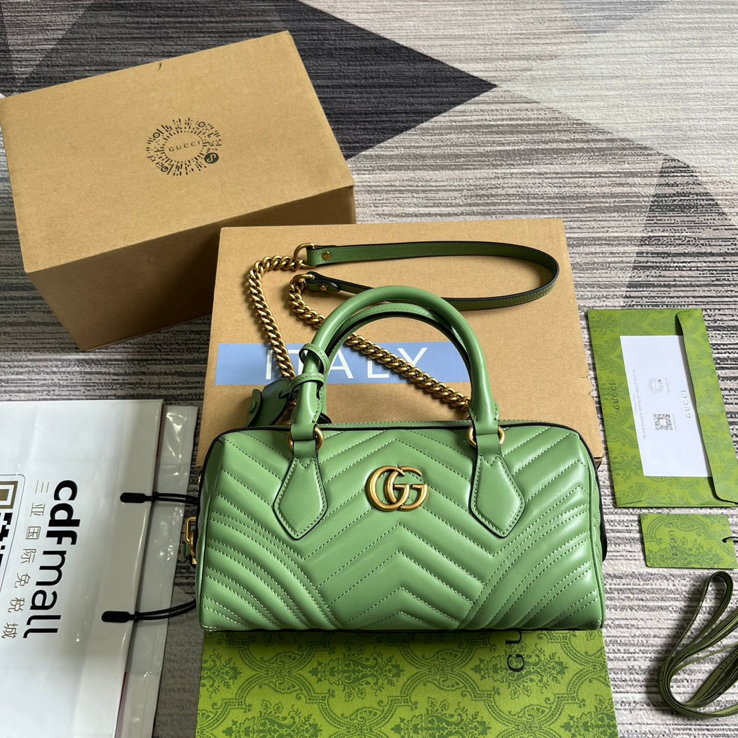 SAC À MAIN GG MARMONT MATELASSE 27 EN CUIR DE VEAU VERT CLAIR