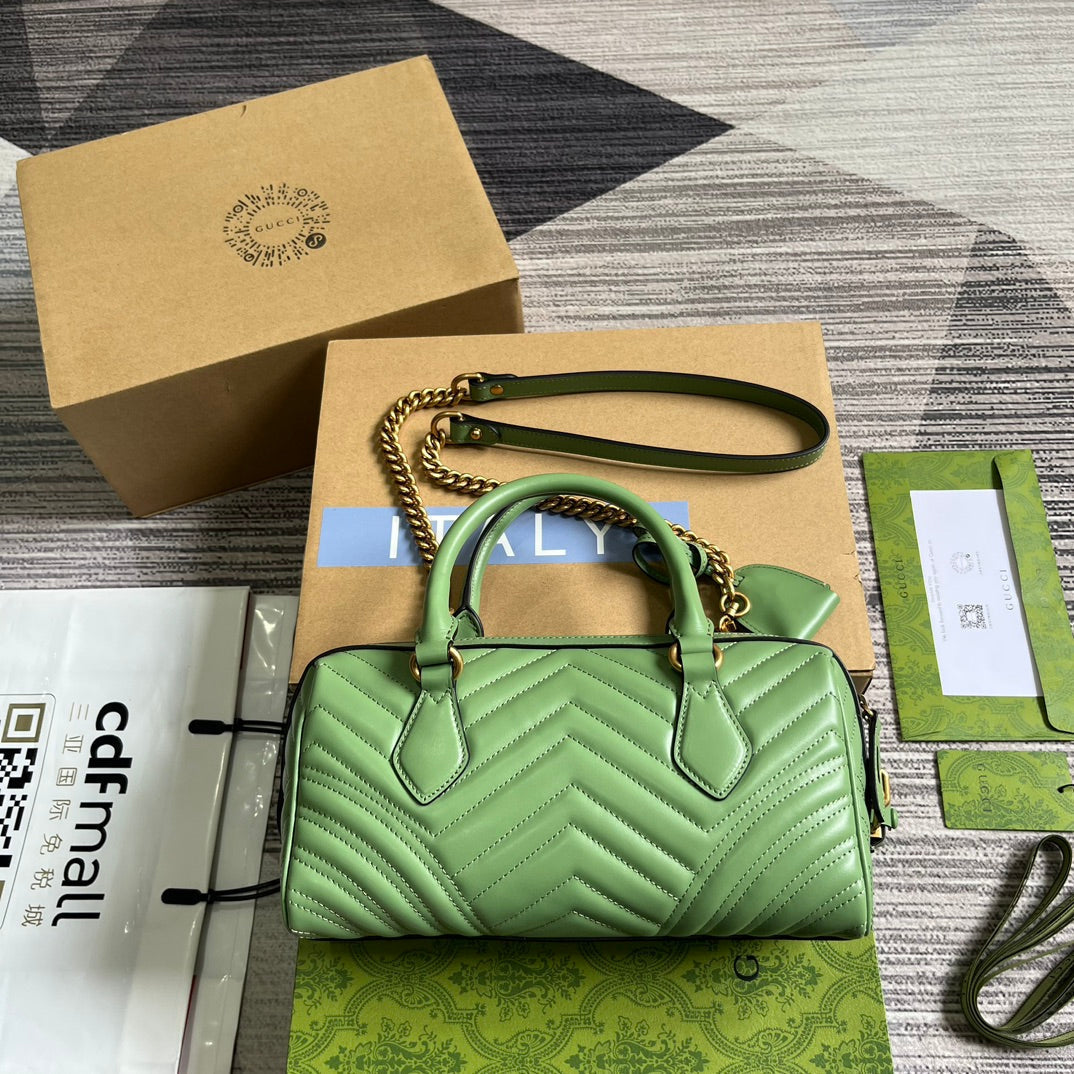SAC À MAIN GG MARMONT MATELASSE 27 EN CUIR DE VEAU VERT CLAIR