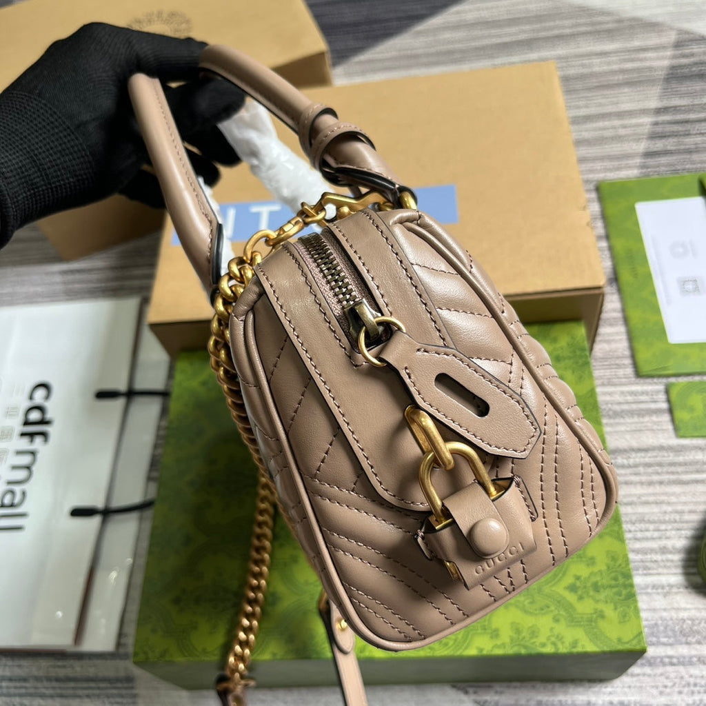 SAC À MAIN GG MARMONT MATELASSE 27 EN CUIR DE VEAU BEIGE