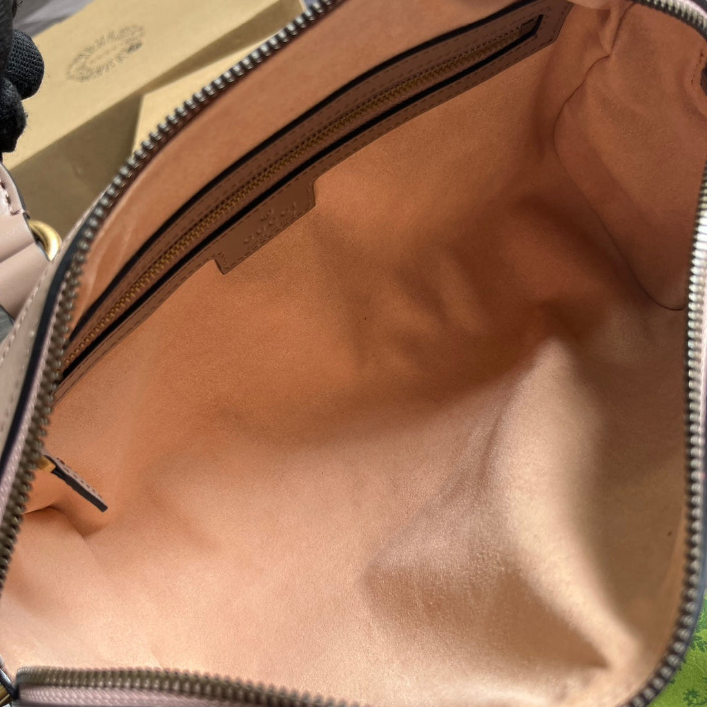 SAC À MAIN GG MARMONT MATELASSE 27 EN CUIR DE VEAU BEIGE