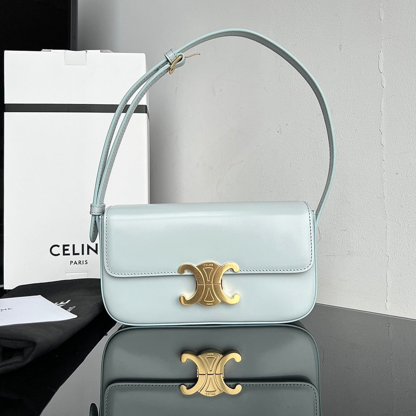 TRIOMPHE 20 CUIR DE VEAU BLEU PASTEL