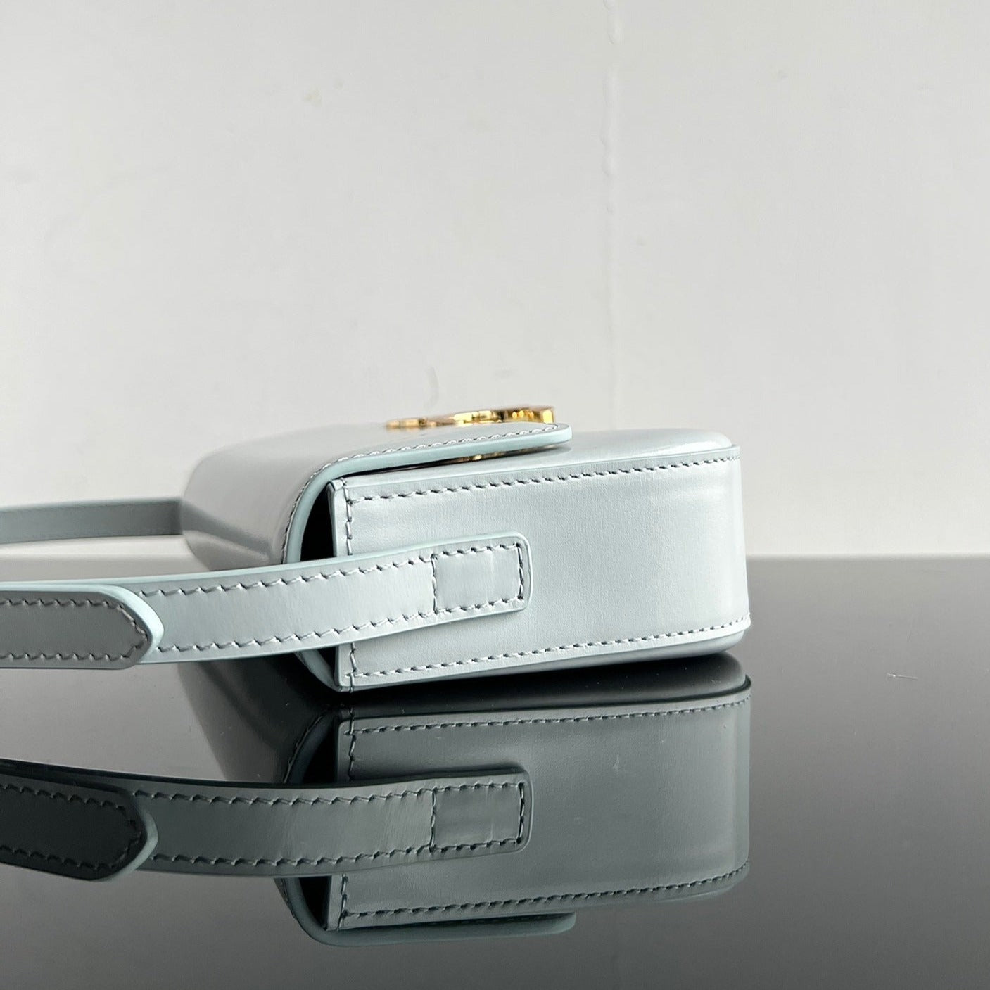 TRIOMPHE 20 CUIR DE VEAU BLEU PASTEL