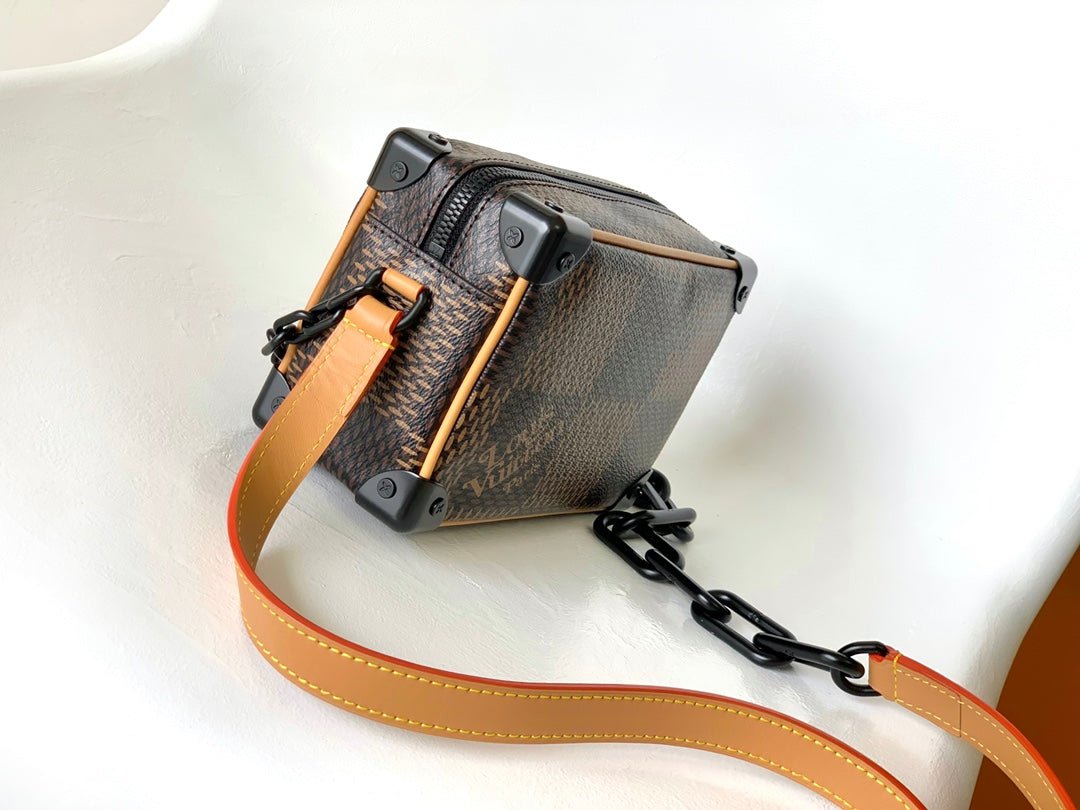 MINI COFFRE SOUPLE 18 PO EN TOILE ENDUITE DAMIER ÉBÈNE MARRON CHAÎNE NOIRE