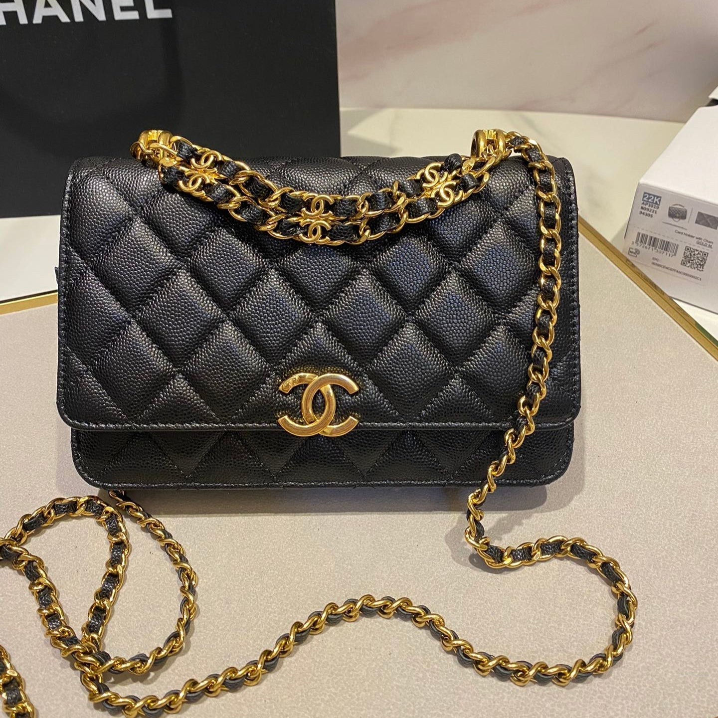 CC 24K WOC 19CM CUIR DE VEAU GRAINÉ NOIR QUINCAILLERIE OR