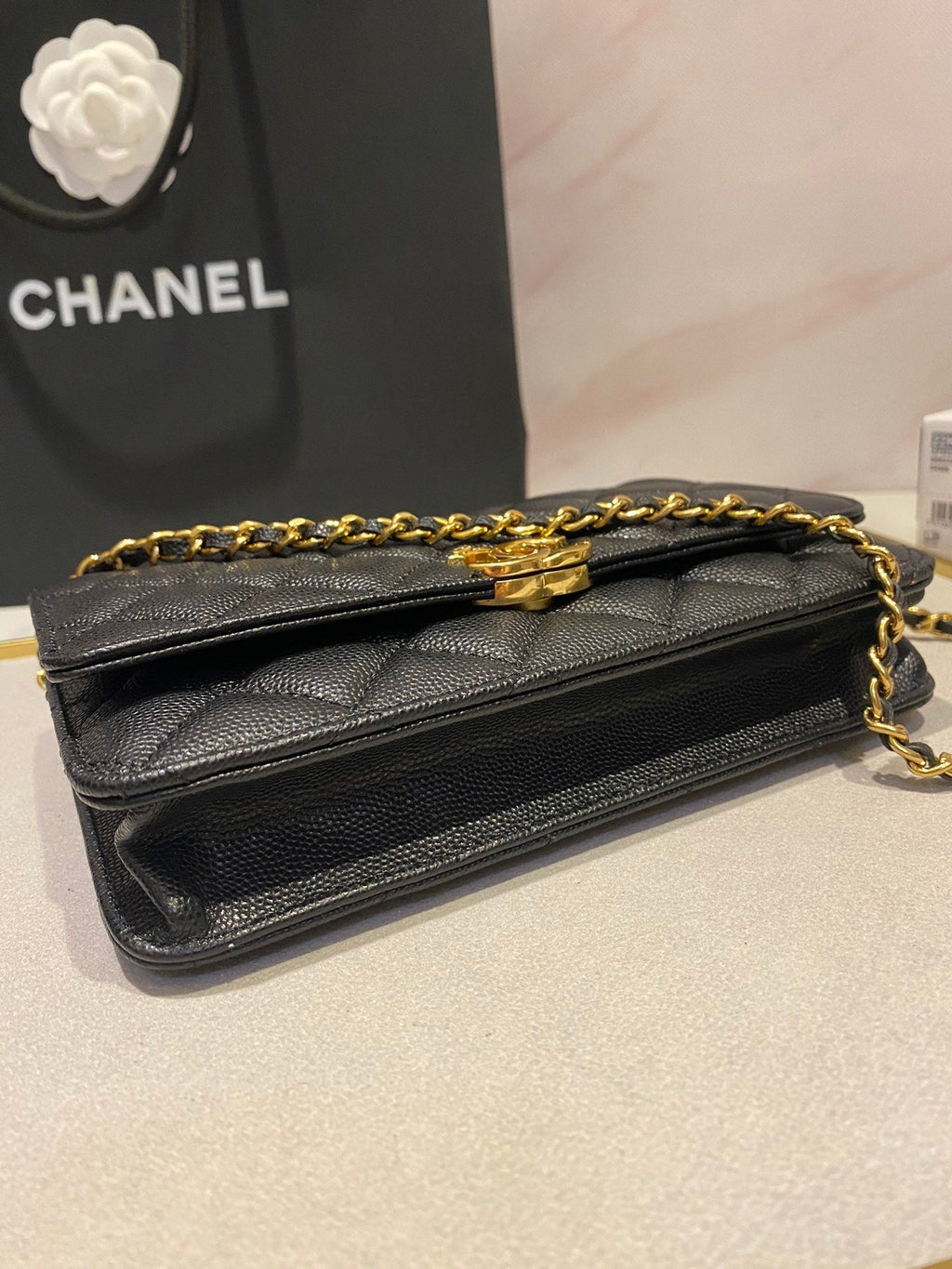 CC 24K WOC 19CM CUIR DE VEAU GRAINÉ NOIR QUINCAILLERIE OR