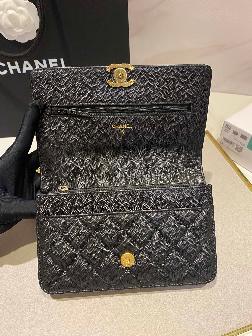 CC 24K WOC 19CM CUIR DE VEAU GRAINÉ NOIR QUINCAILLERIE OR
