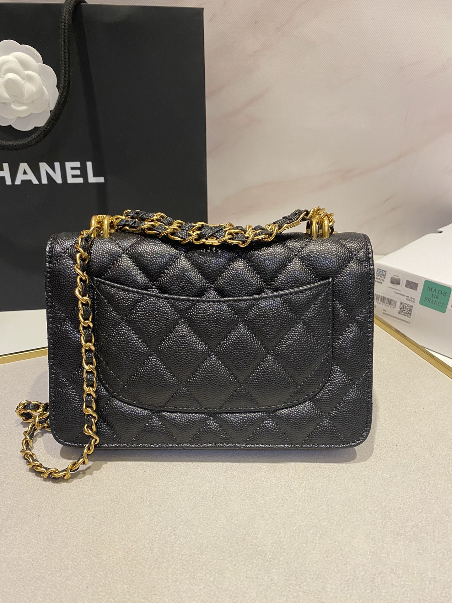 CC 24K WOC 19CM CUIR DE VEAU GRAINÉ NOIR QUINCAILLERIE OR