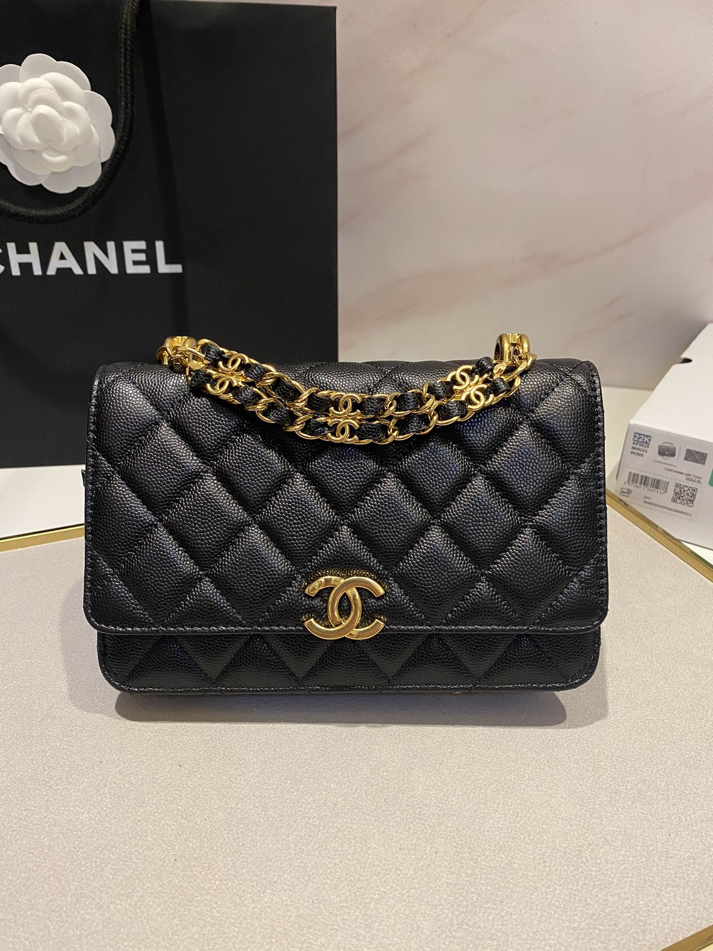 CC 24K WOC 19CM CUIR DE VEAU GRAINÉ NOIR QUINCAILLERIE OR