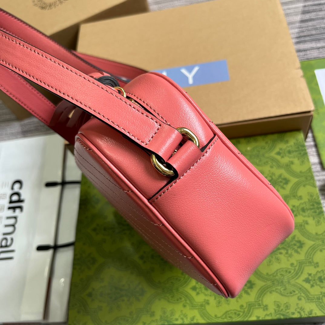 SAC À BANDOULIÈRE GG BLONDIE SMALL 21 EN CUIR DE VEAU ROSE FONCÉ