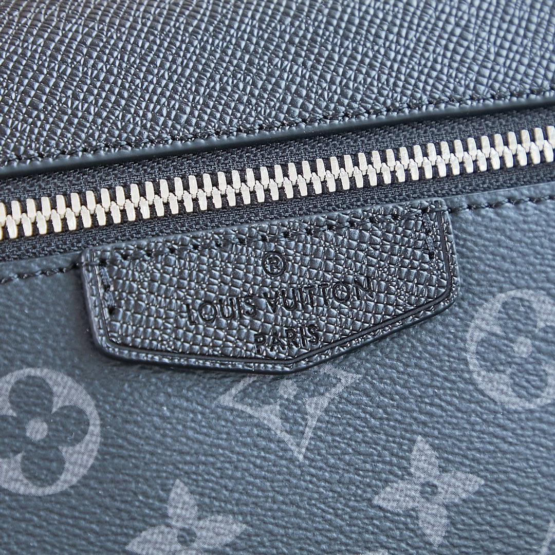 Sac messager d'extérieur 26 pouces en cuir mélangé Taiga noir et toile Monogram Eclipse