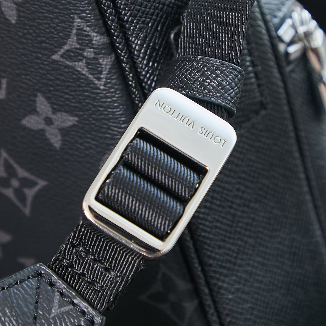 Sac messager d'extérieur 26 pouces en cuir mélangé Taiga noir et toile Monogram Eclipse