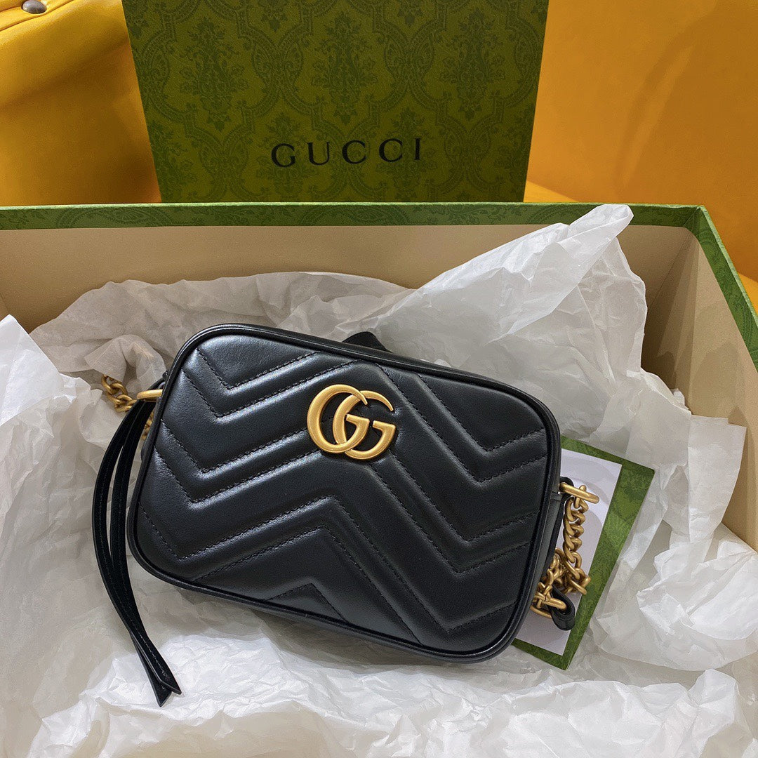 GG MINI 18 MARMONT MATELASSÉ CUIR DE VEAU NOIR AVEC LOGO DORÉ
