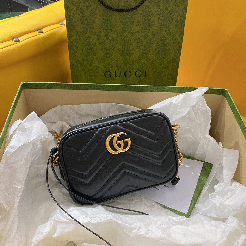 GG MINI 18 MARMONT MATELASSÉ CUIR DE VEAU NOIR AVEC LOGO DORÉ