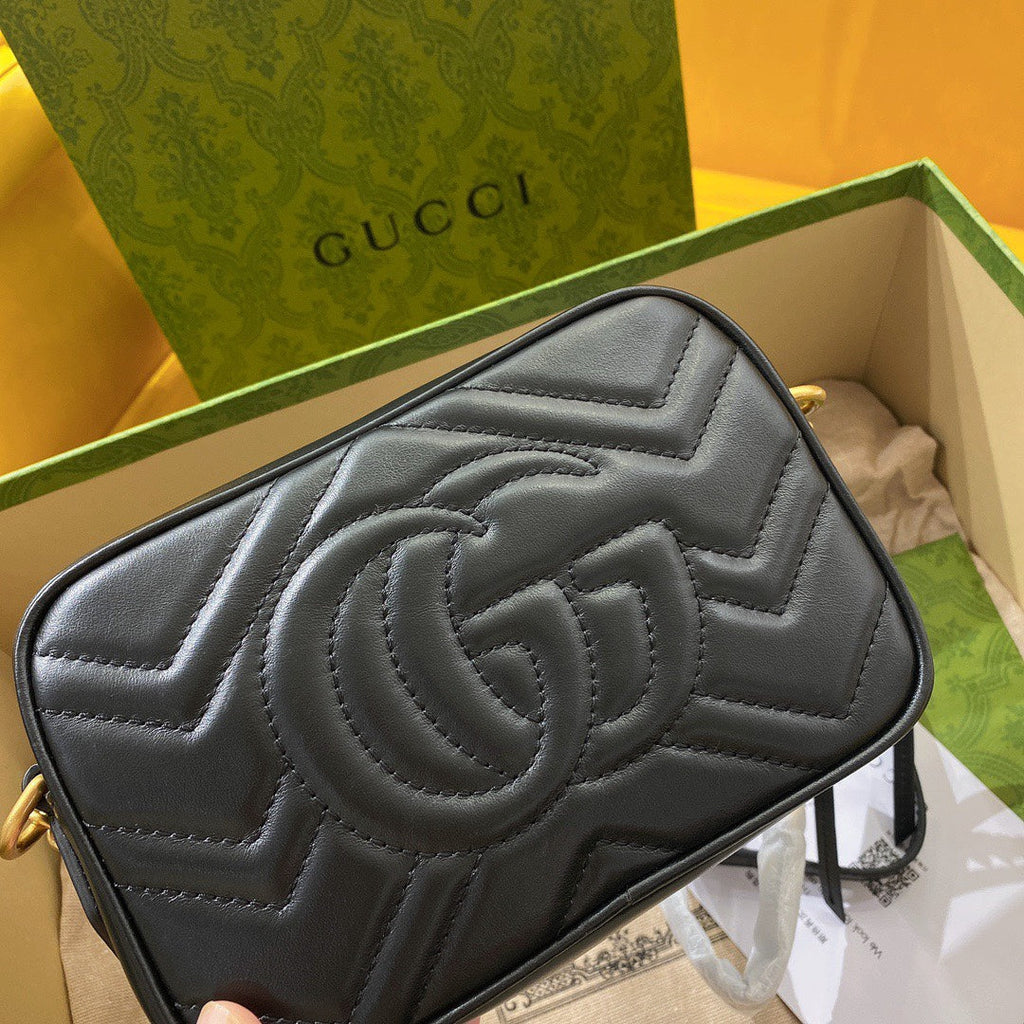 GG MINI 18 MARMONT MATELASSÉ CUIR DE VEAU NOIR AVEC LOGO DORÉ