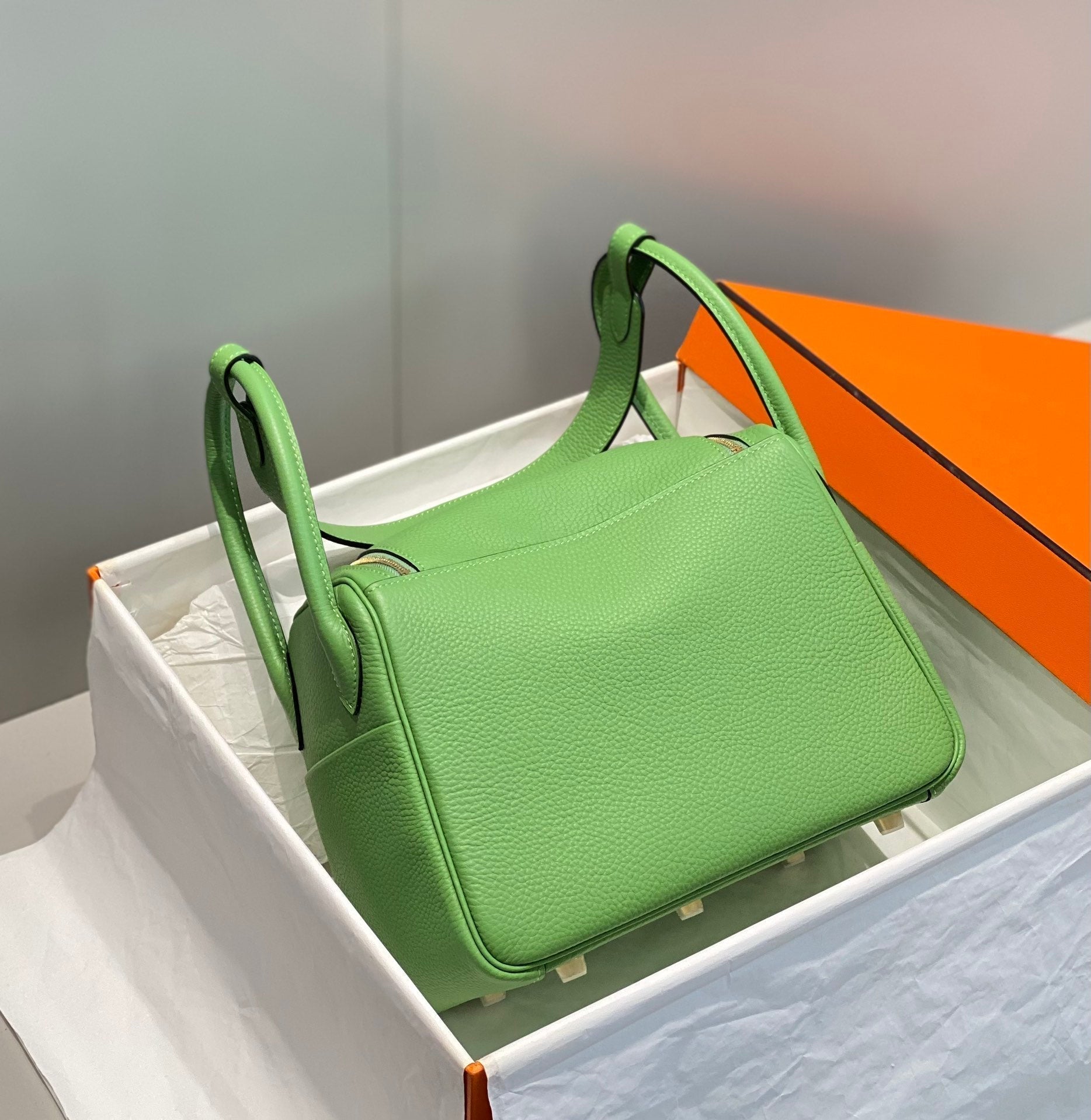 SAC HM LINDY 30 CUIR TAURILLON CLEMENCE VERT KELLY