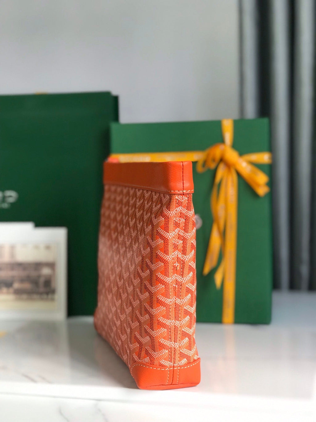 POCHETTE CONTI 24 EN AGNEAU ORANGE ET TOILE GOYARDINE