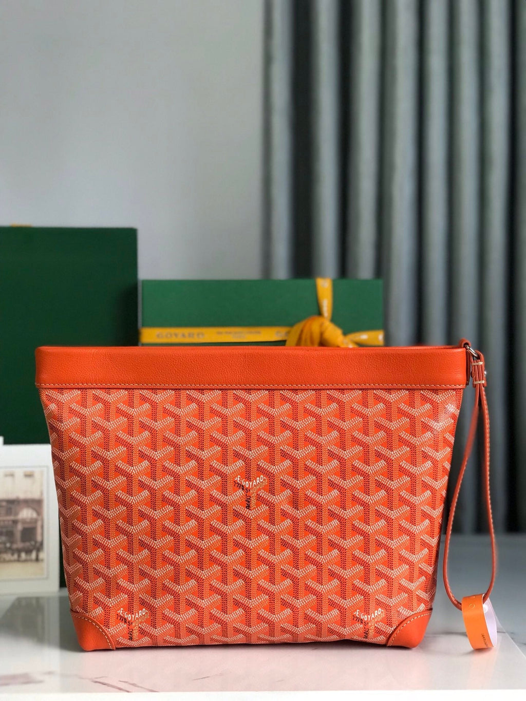 POCHETTE CONTI 24 EN AGNEAU ORANGE ET TOILE GOYARDINE
