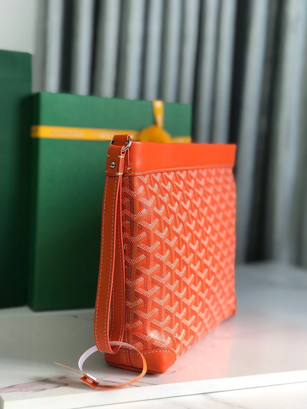 POCHETTE CONTI 24 EN AGNEAU ORANGE ET TOILE GOYARDINE