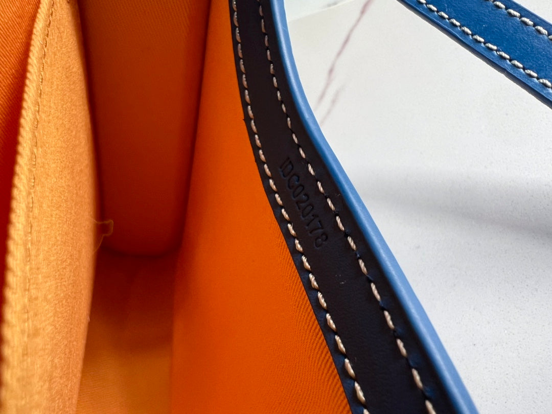 POCHETTE MONTE-CARLO PM 25 EN TOILE GOYARDINE BLEU SAPHIR
