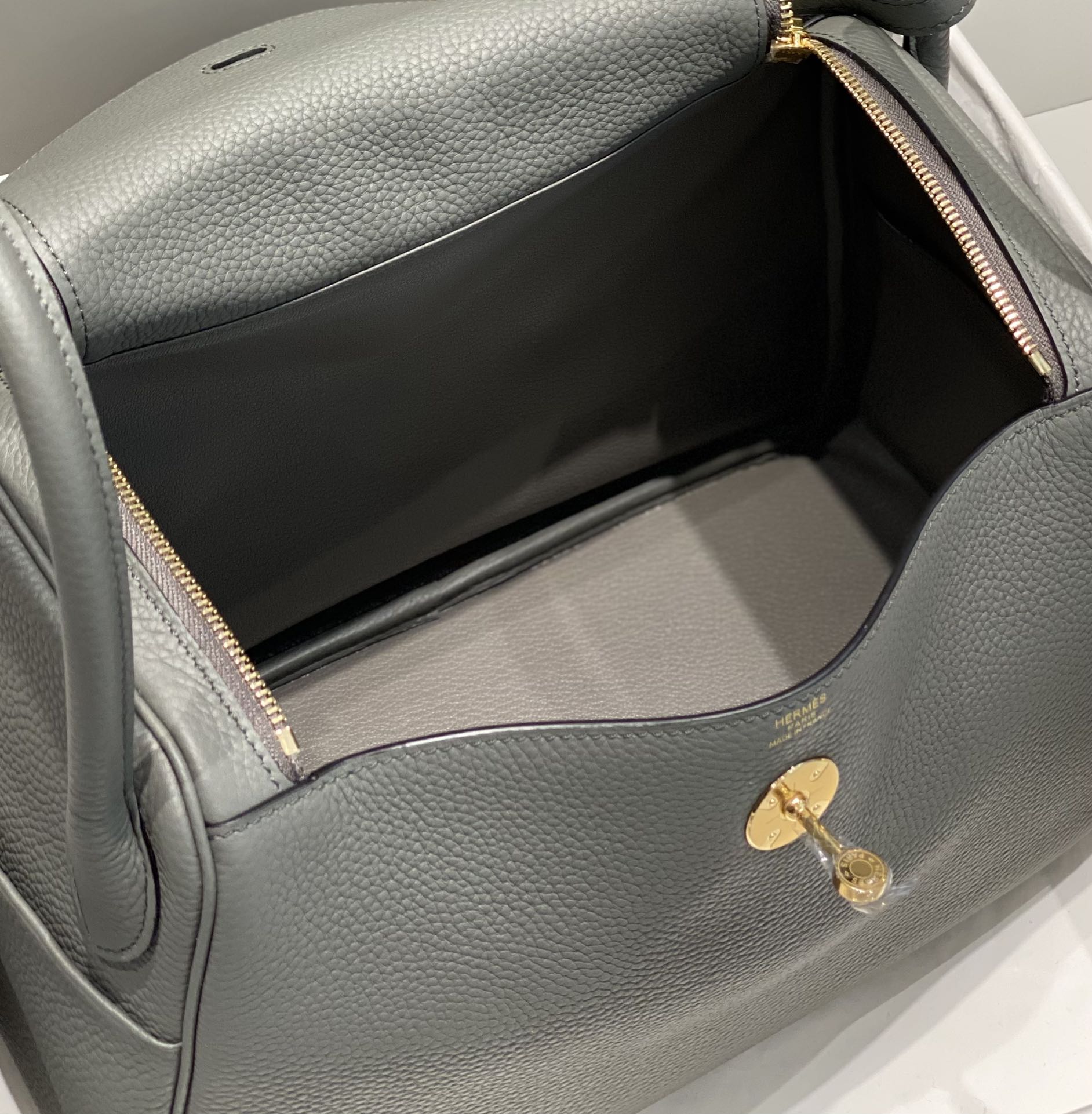 HM リンディ 30 バッグ グレー トリヨンクレマンスレザー