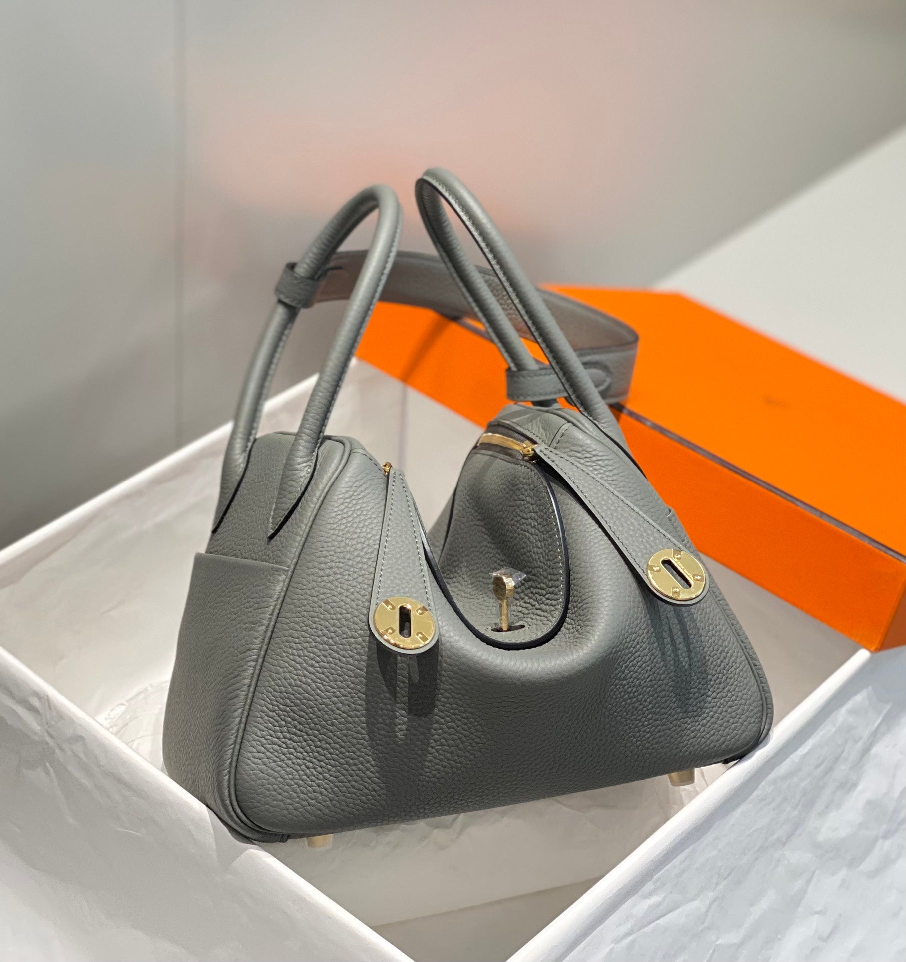 SAC HM LINDY 26 CUIR TAURILLON GRIS CLEMENCE