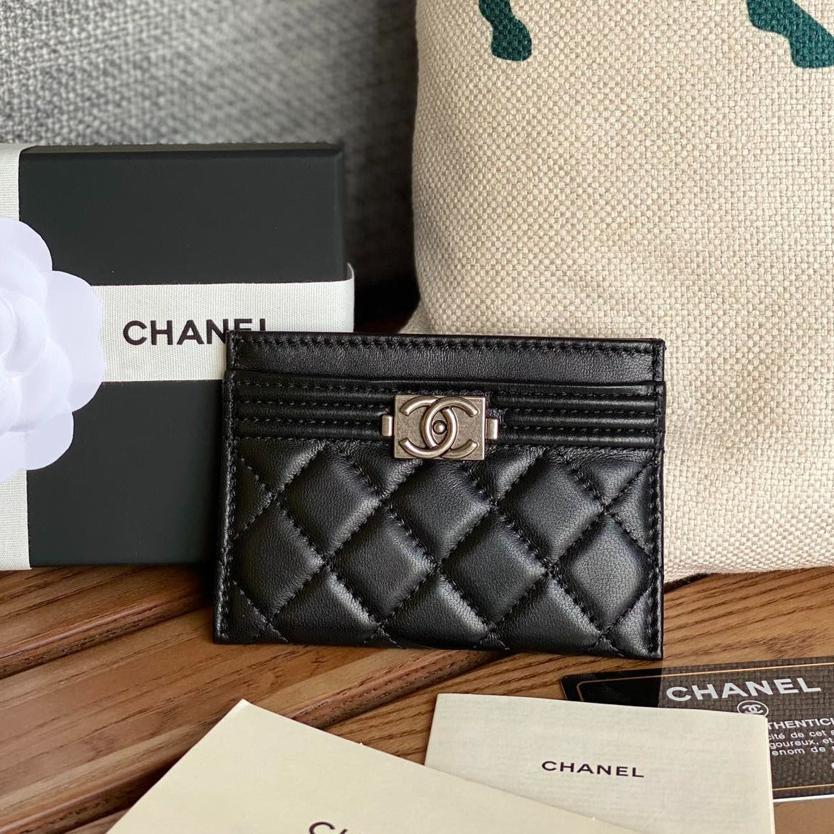 CC BOY 11CM CARD HOLDER BLACK LAMBSKIN SILVER HARDWARE