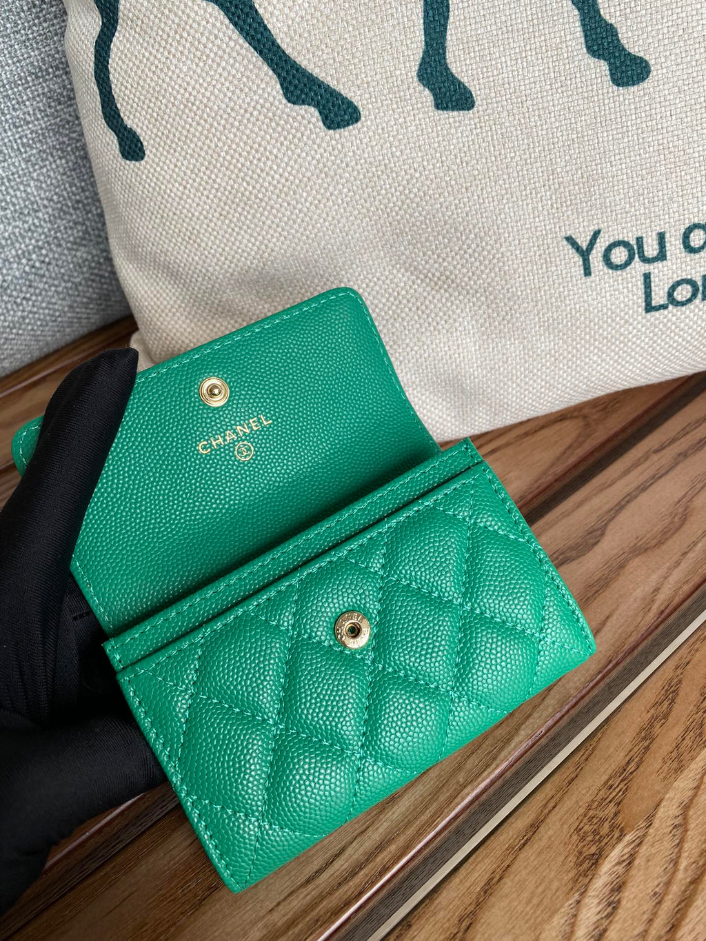 Petit portefeuille CC 11 cm, vert foncé, caviar, matériel doré clair