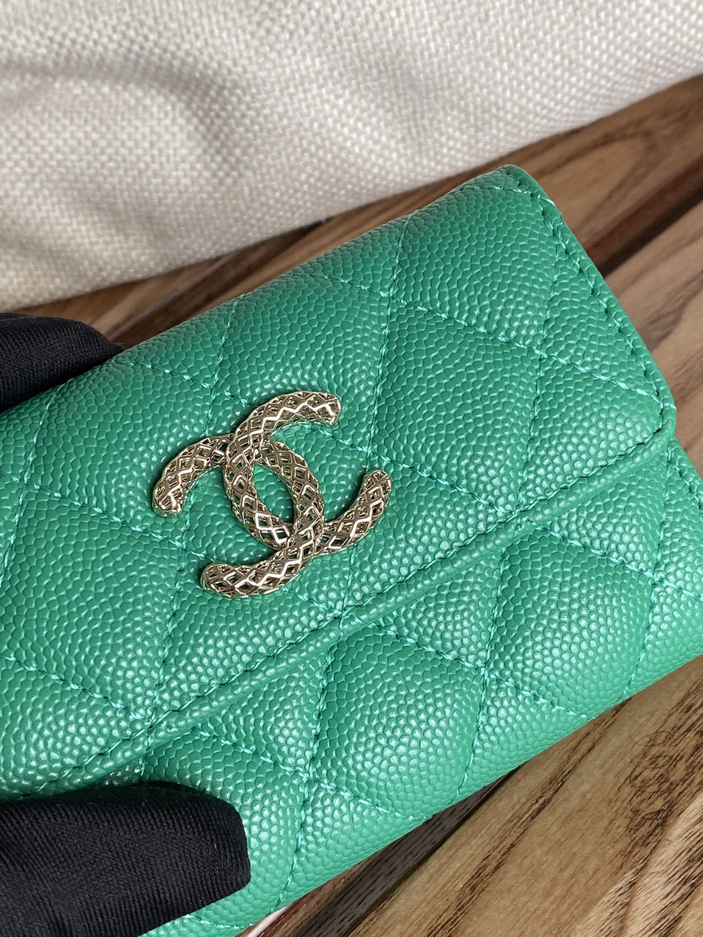 CC SMALL WALLET 11CM DARK GREEN CAVIAR LIGHT GOLD HARDWARE