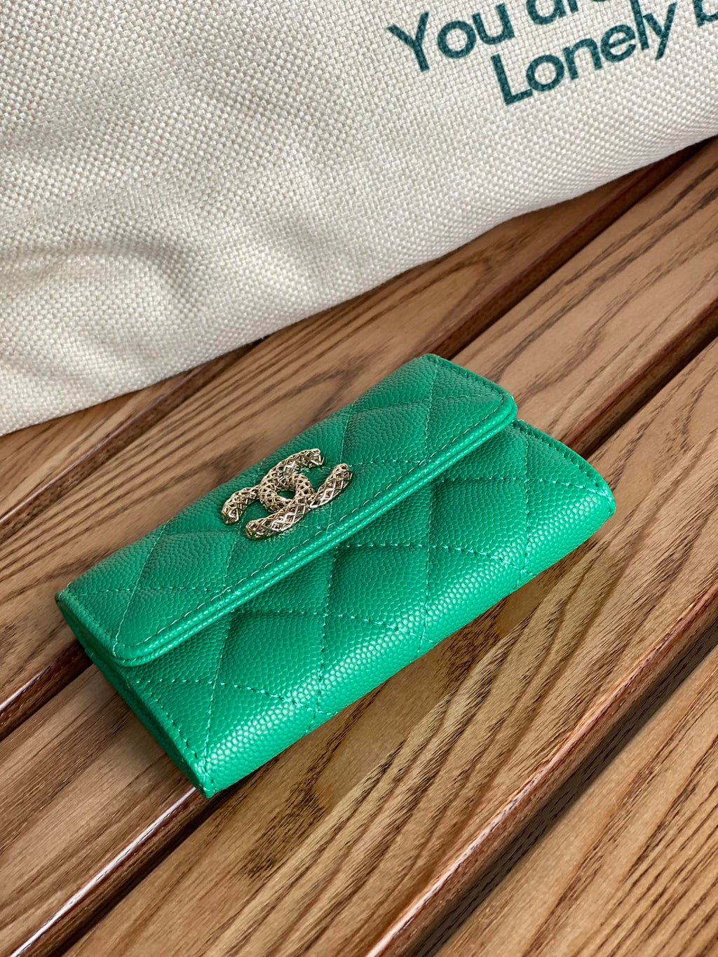 Petit portefeuille CC 11 cm, vert foncé, caviar, matériel doré clair