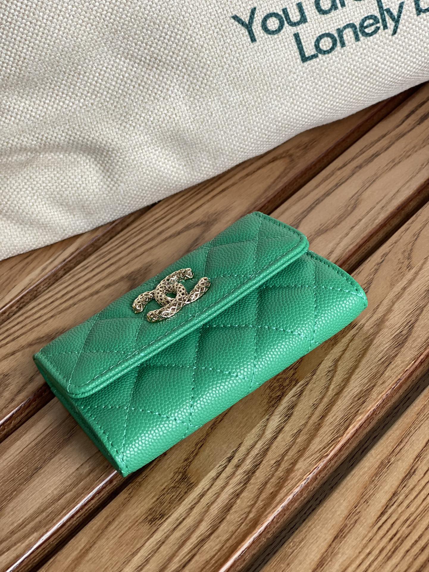 Petit portefeuille CC 11 cm, vert foncé, caviar, matériel doré clair