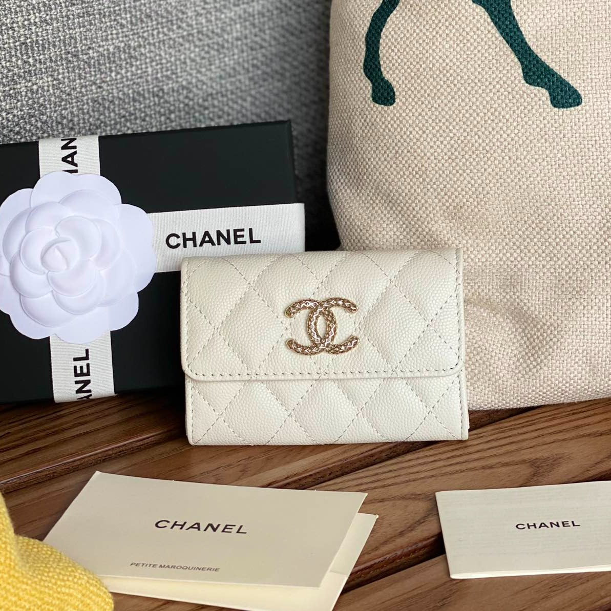 CC SMALL WALLET 11CM WHITE CAVIAR LIGHT GOLD HARDWARE