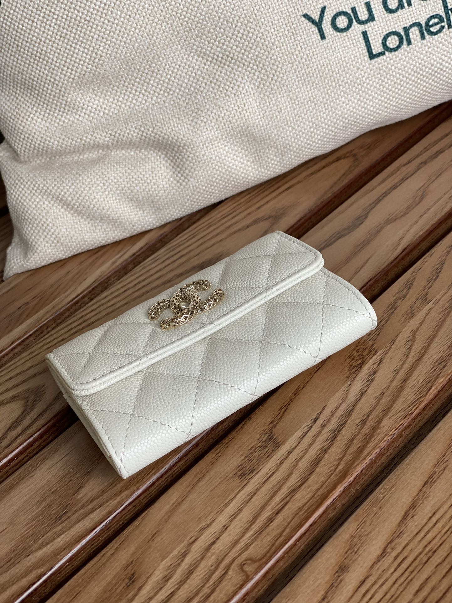 CC SMALL WALLET 11CM WHITE CAVIAR LIGHT GOLD HARDWARE