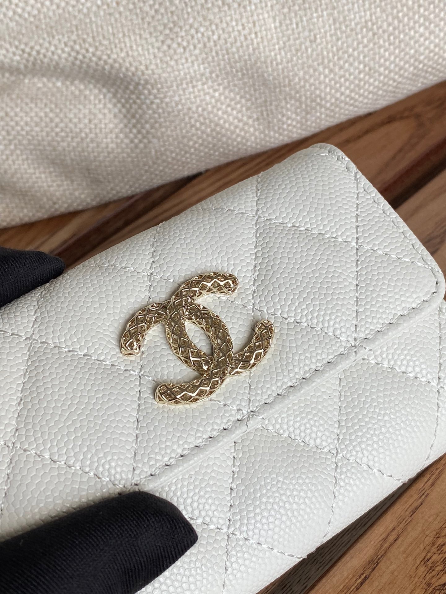 CC SMALL WALLET 11CM WHITE CAVIAR LIGHT GOLD HARDWARE