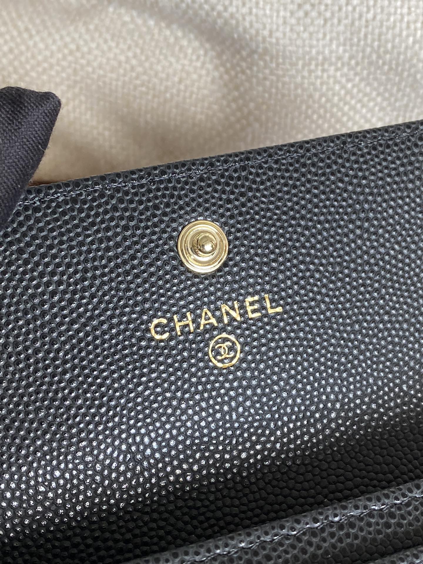 Petit portefeuille CC 11 cm, noir caviar, matériel doré clair