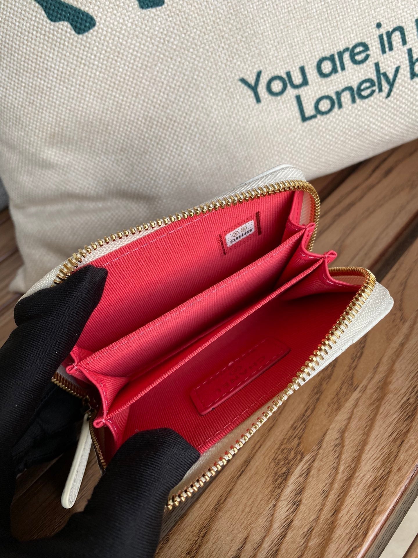 CC ZIPPED WALLET 11CM WHITE CAVIAR GOLD HARDWARE