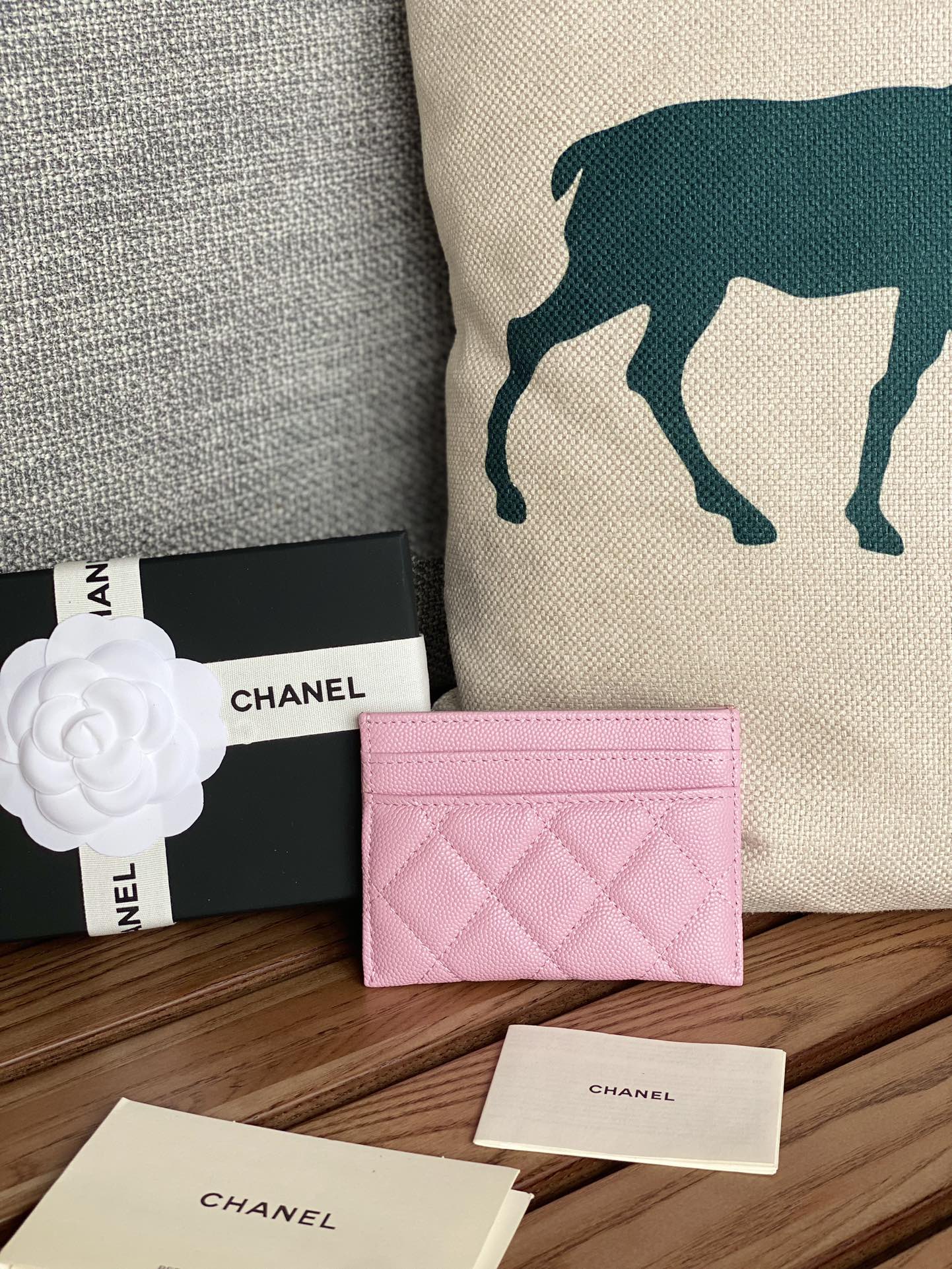 PORTE-CARTES CC 10CM ROSE CAVIAR