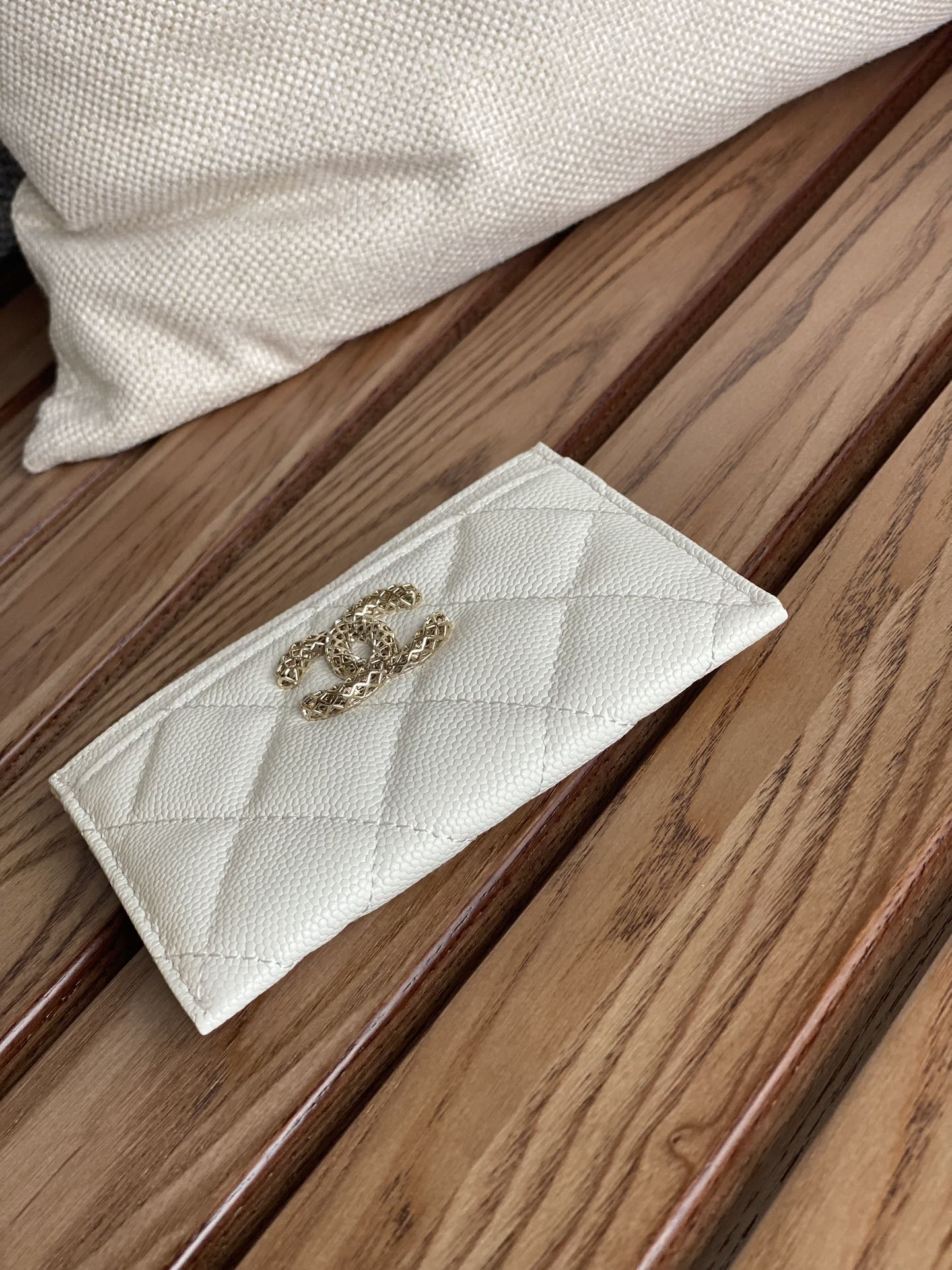 PORTE-CARTES CC 10CM CAVIAR BLANC