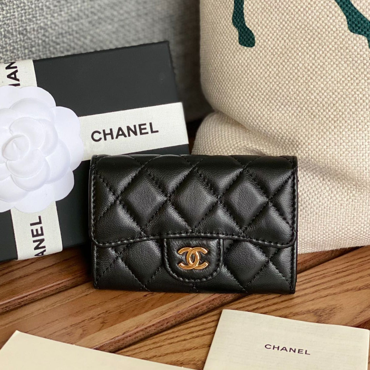 CC SMALL WALLET 11CM BLACK LAMBSKIN GOLD HARDWARE