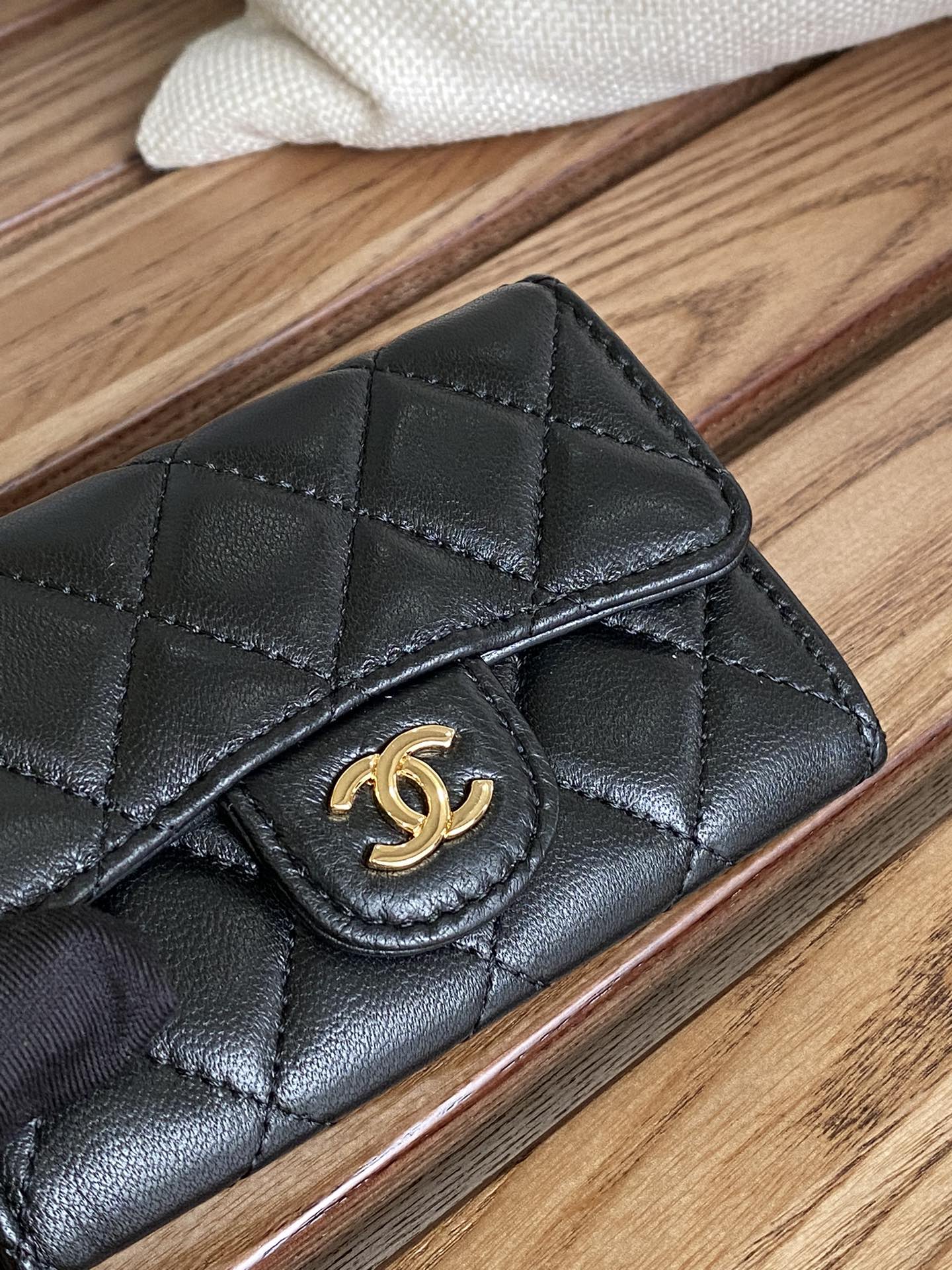 CC SMALL WALLET 11CM BLACK LAMBSKIN GOLD HARDWARE
