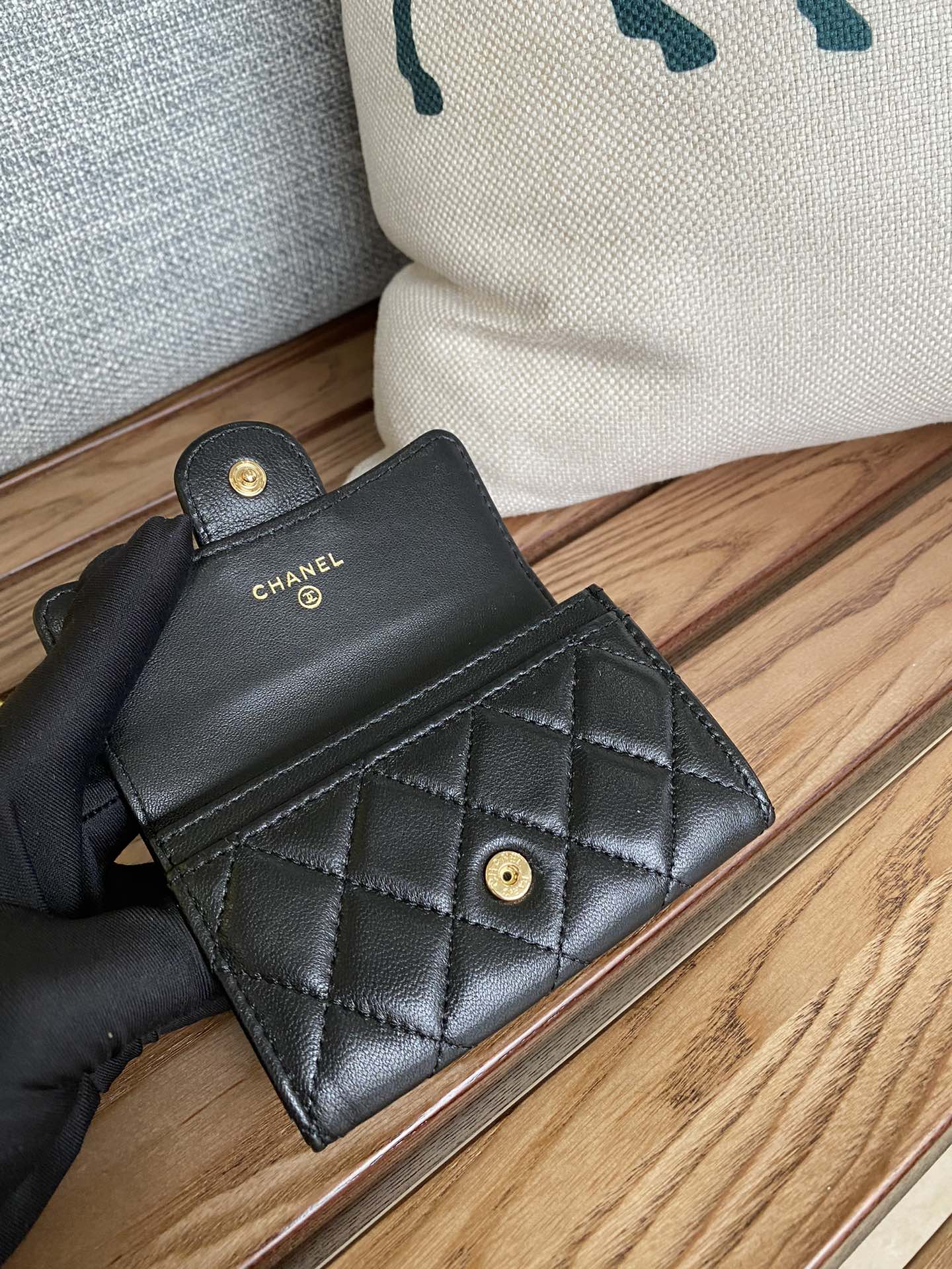 CC SMALL WALLET 11CM BLACK LAMBSKIN GOLD HARDWARE