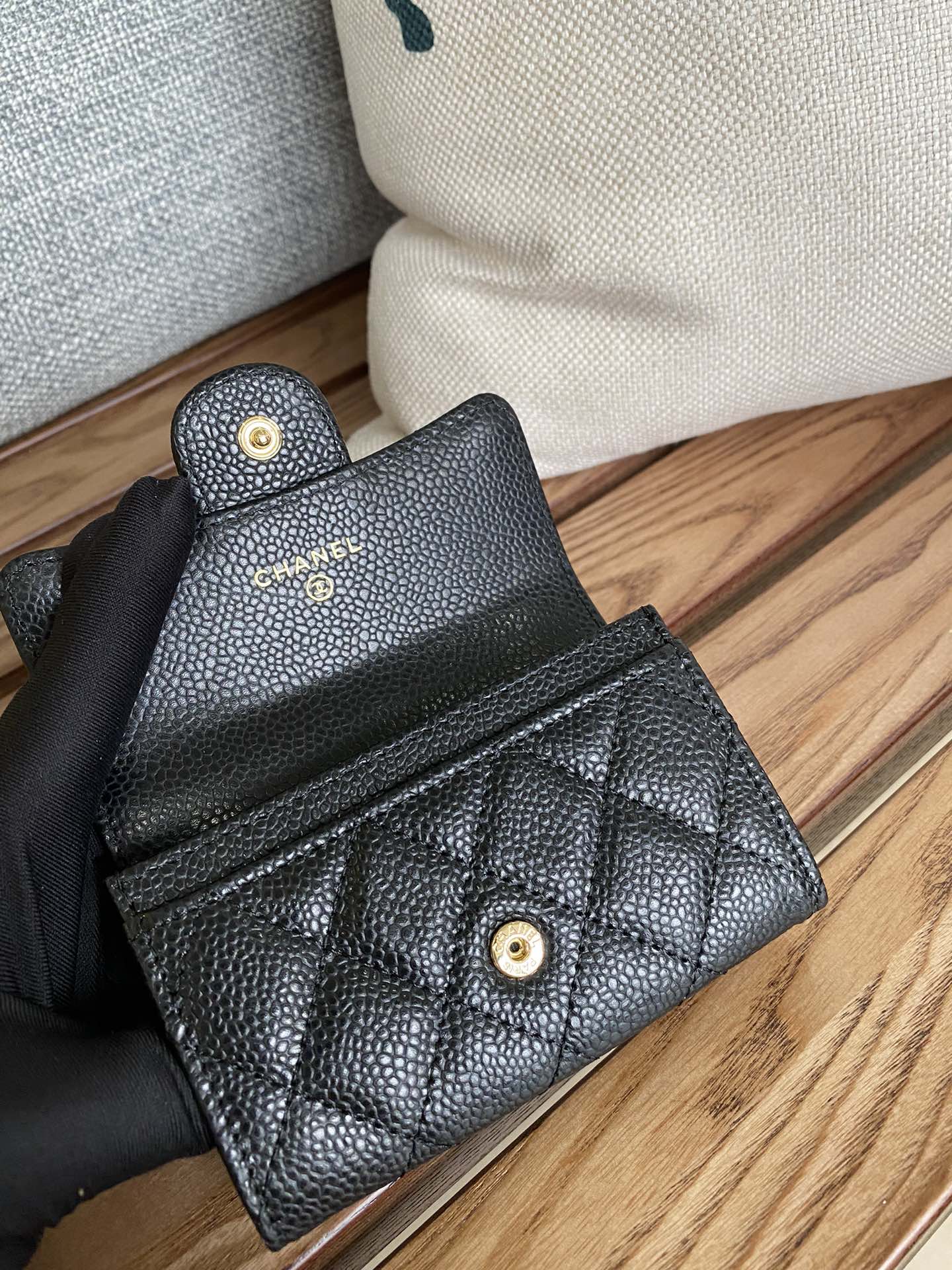 CC SMALL WALLET 11CM BLACK CAVIAR GOLD HARDWARE