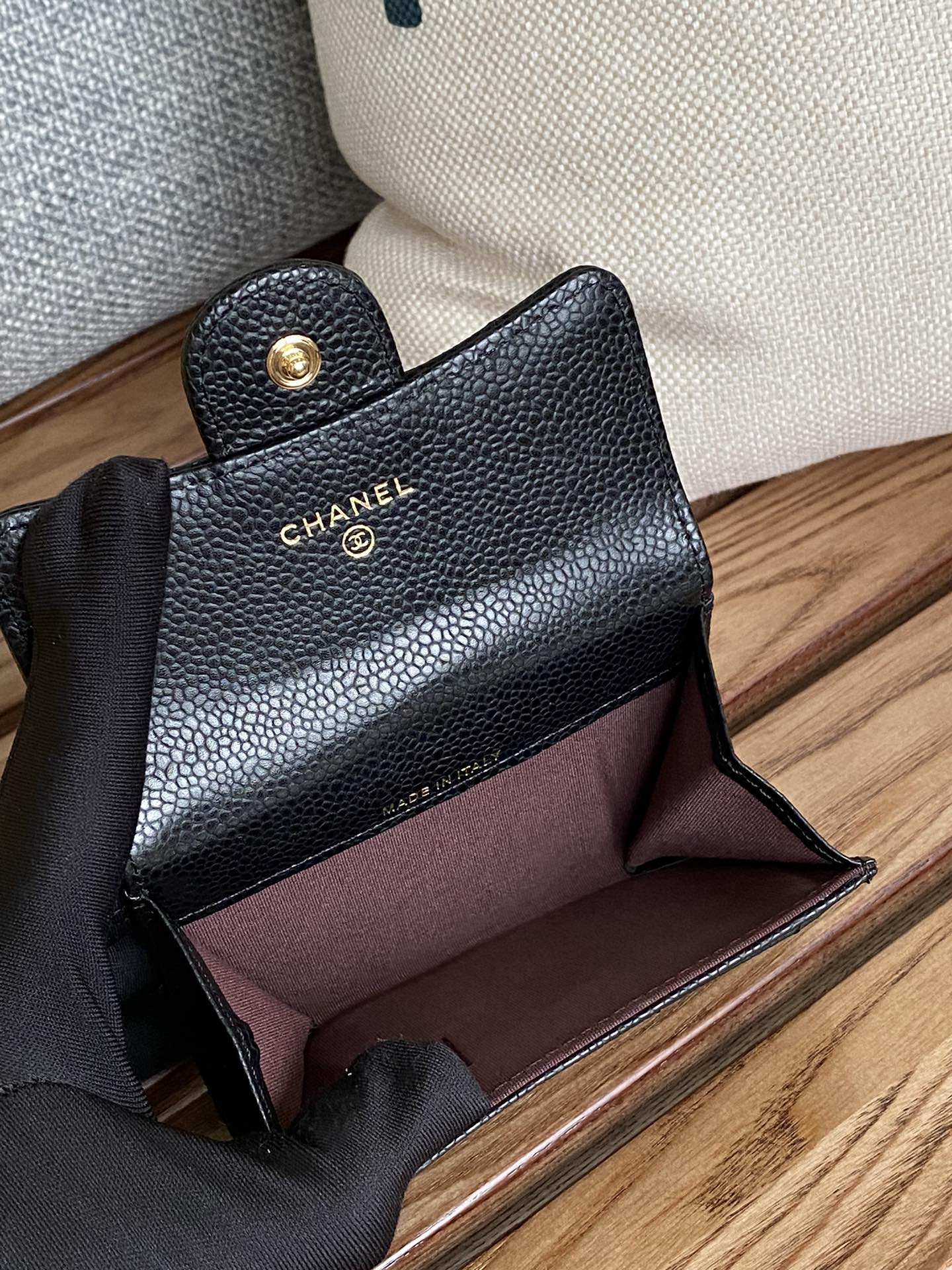CC SMALL WALLET 11CM BLACK CAVIAR GOLD HARDWARE