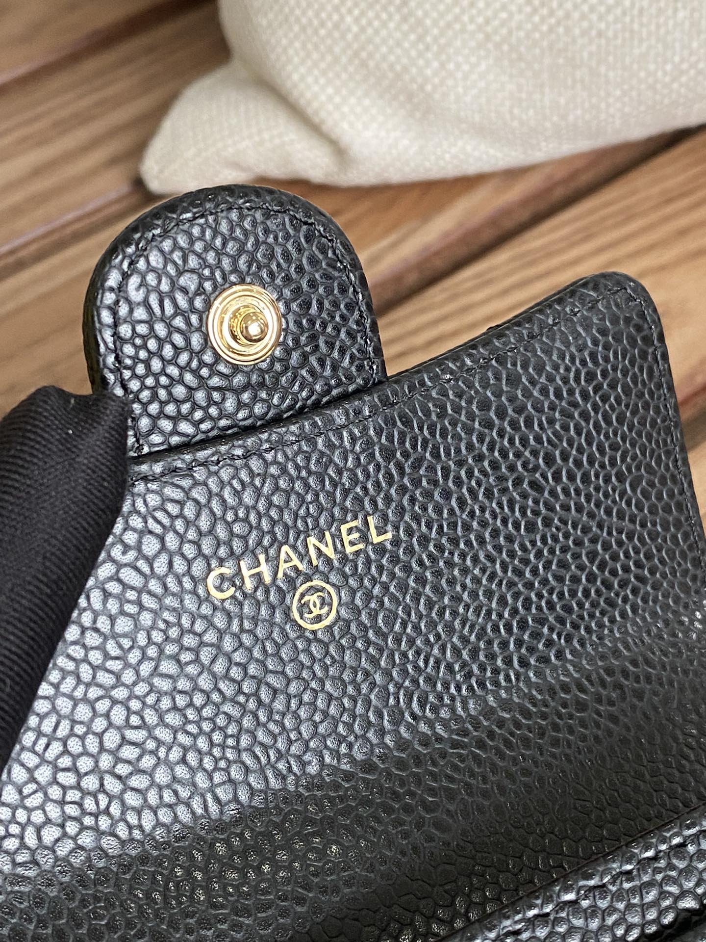 CC SMALL WALLET 11CM BLACK CAVIAR GOLD HARDWARE