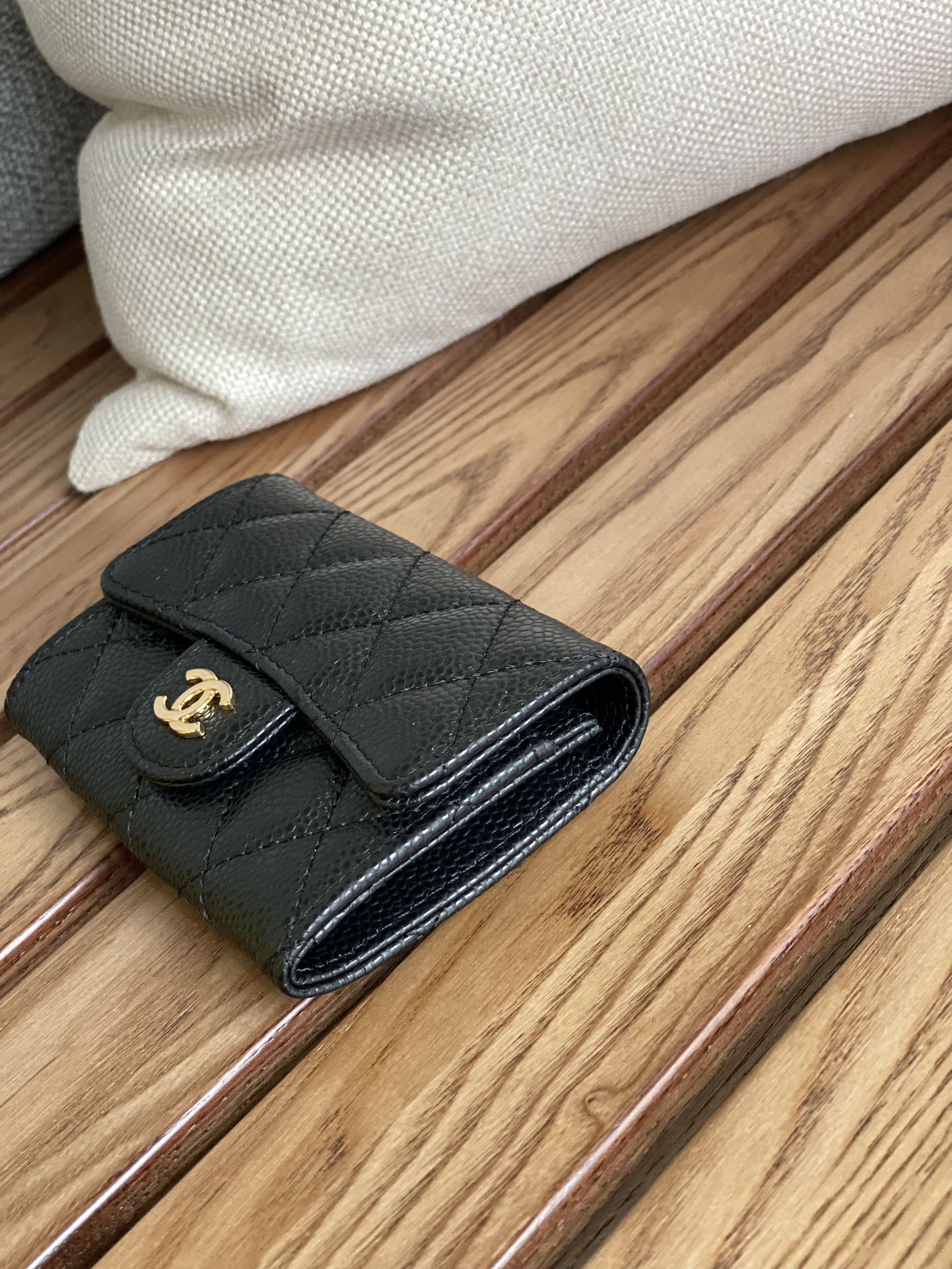 CC SMALL WALLET 11CM BLACK CAVIAR GOLD HARDWARE