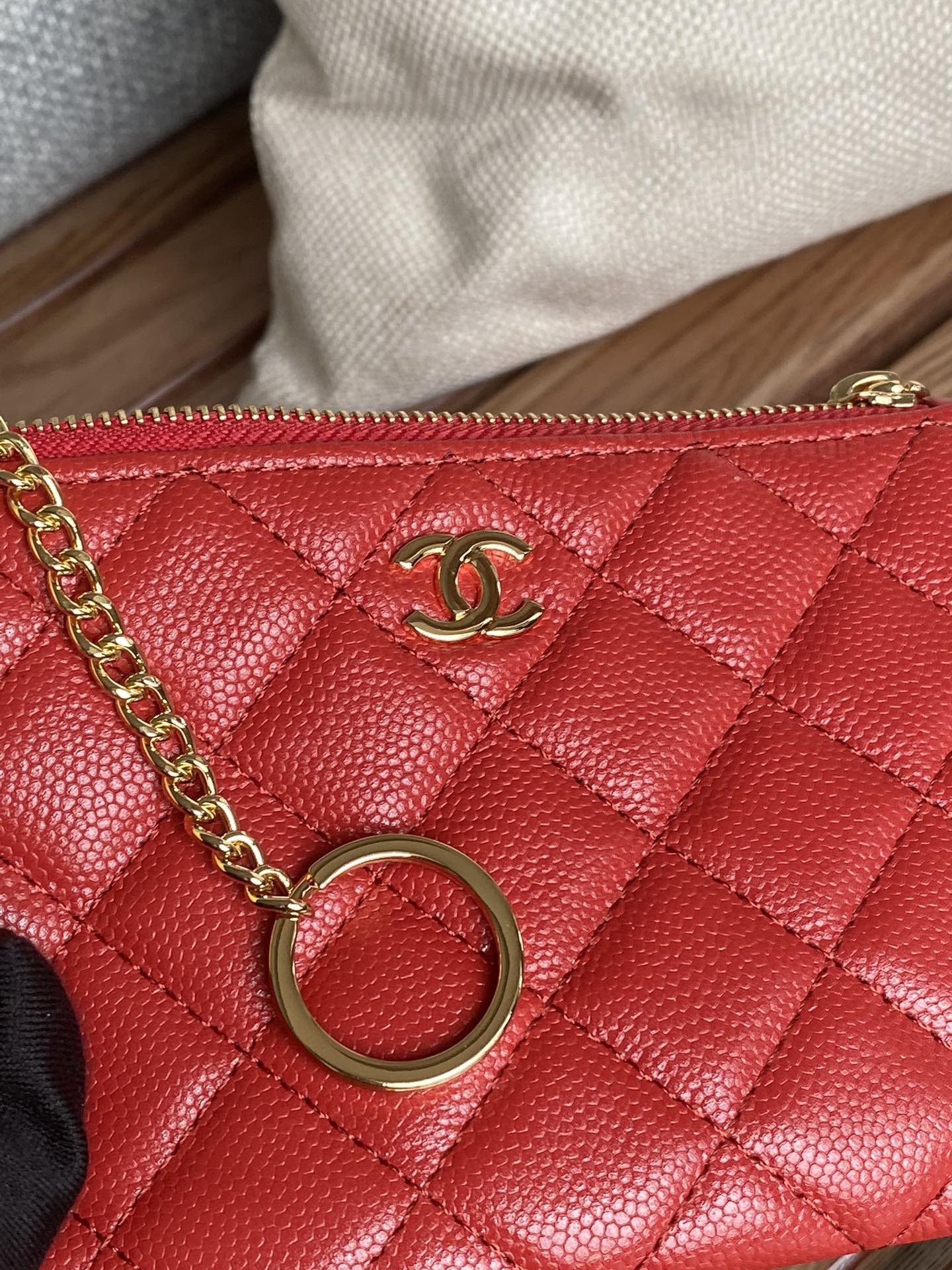 CC ZIPPED WALLET 14CM RED CAVIAR GOLD HARDWARE