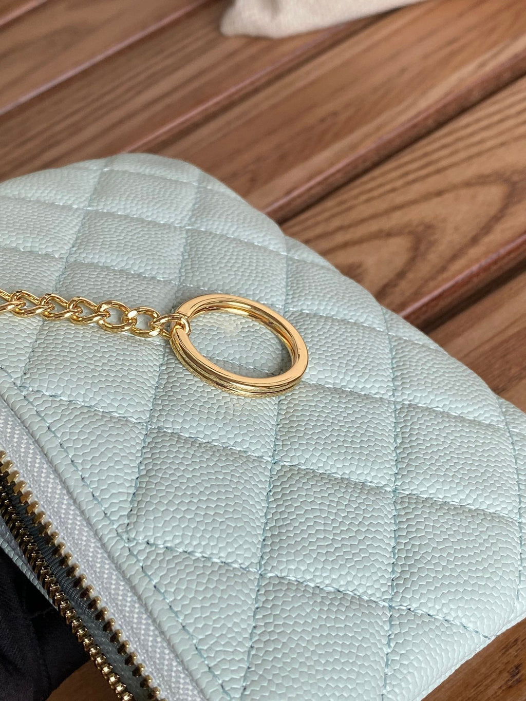 CC ZIPPED WALLET 14CM LIGHT CLOUD BLUE CAVIAR GOLD HARDWARE