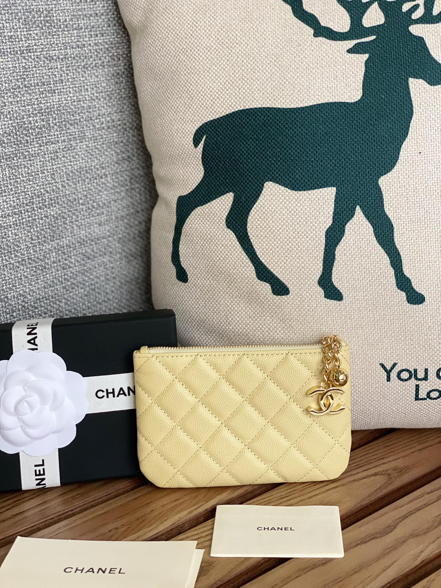 CC ZIPPED WALLET 14CM YELLOW CAVIAR GOLD HARDWARE