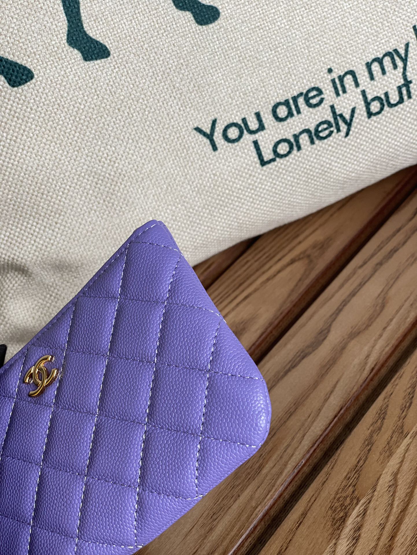PORTEFEUILLE ZIPPÉ CC 14 CM VIOLET CAVIAR QUINCAILLERIE OR