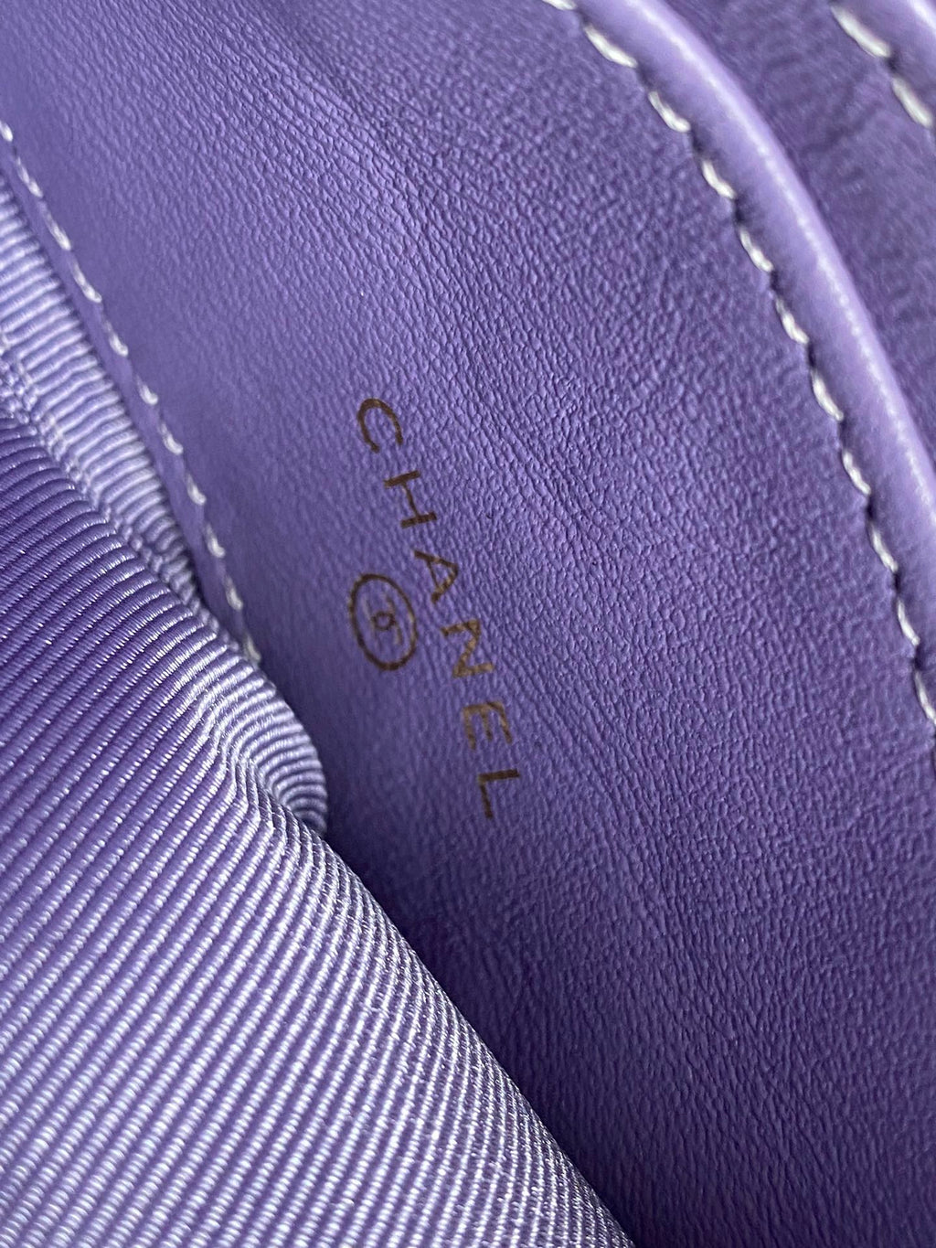 PORTEFEUILLE ZIPPÉ CC 14 CM VIOLET CAVIAR QUINCAILLERIE OR