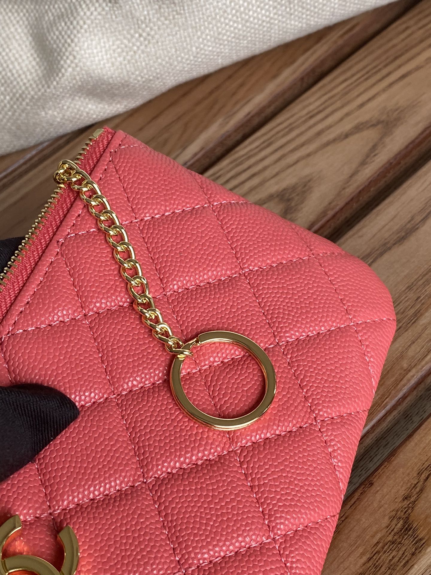CC ZIPPED WALLET 14CM LIGHT RED CAVIAR GOLD HARDWARE